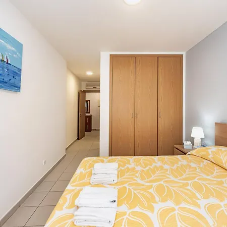 Apartman Casa Limoeiro - *